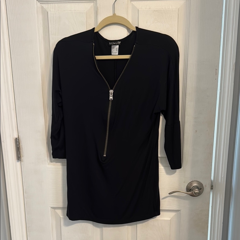 VENUS Black Zippered 3/4 Sleeve Blouse